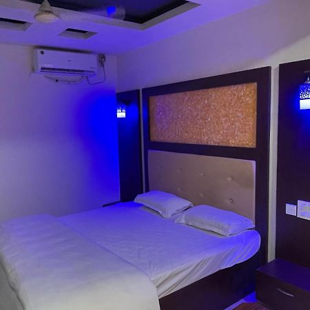 Hotel Bassac Residency à Changanācheri Extérieur photo