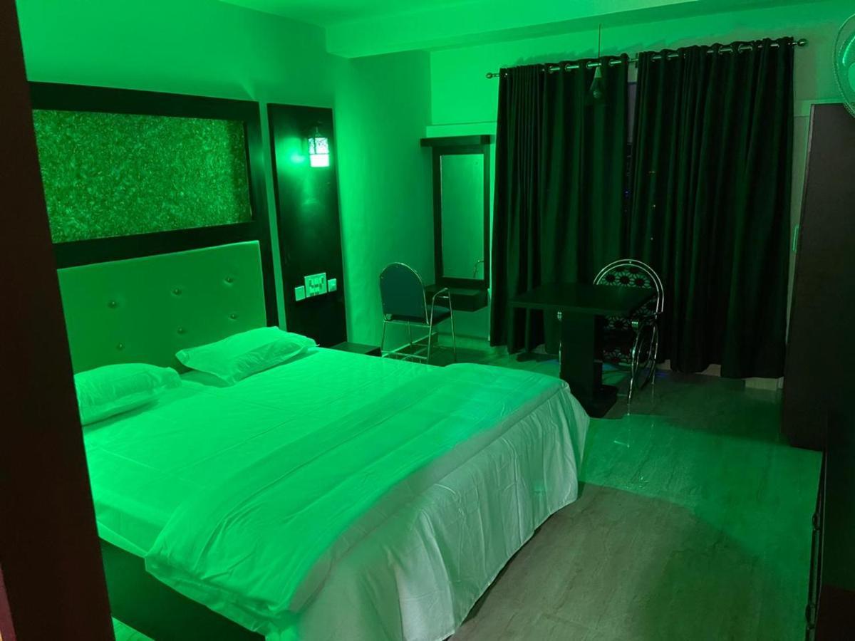 Hotel Bassac Residency à Changanācheri Extérieur photo