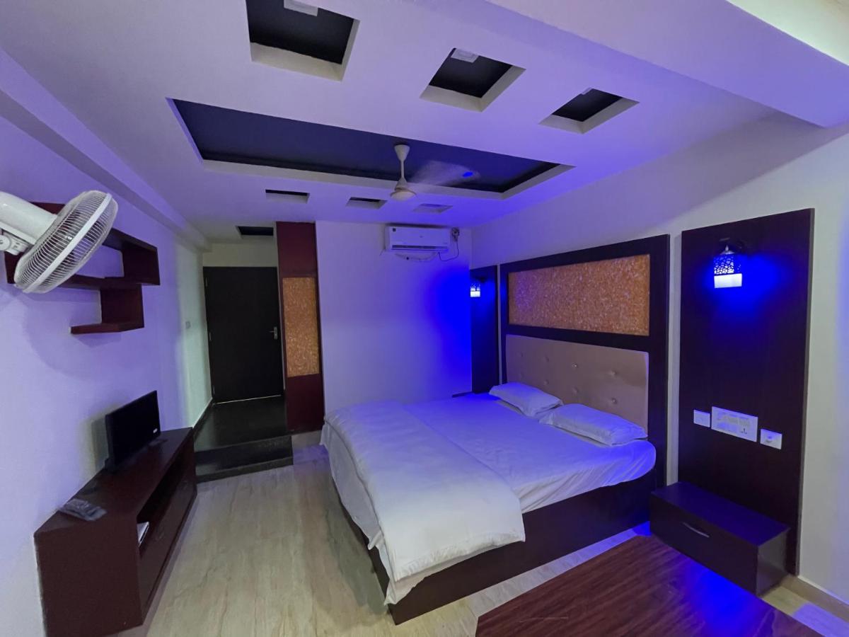 Hotel Bassac Residency à Changanācheri Extérieur photo