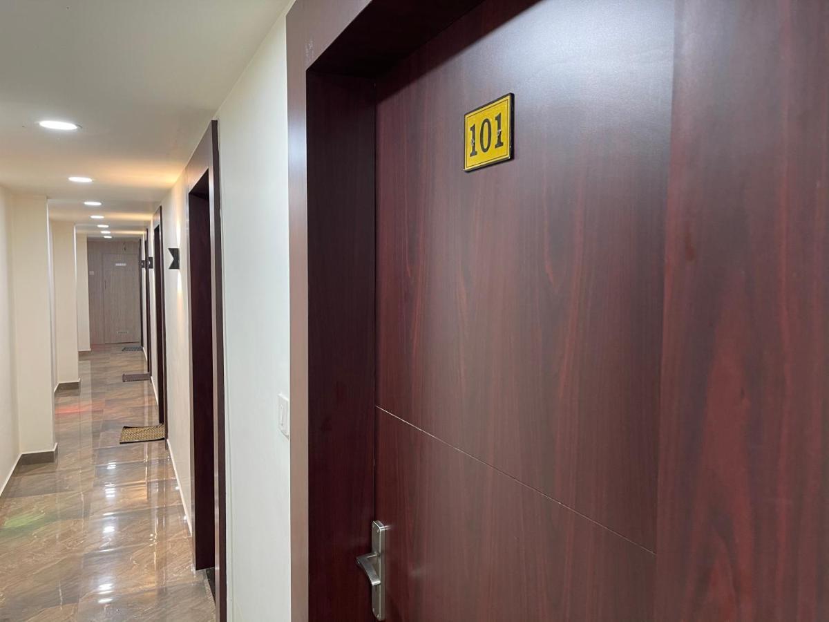Hotel Bassac Residency à Changanācheri Extérieur photo